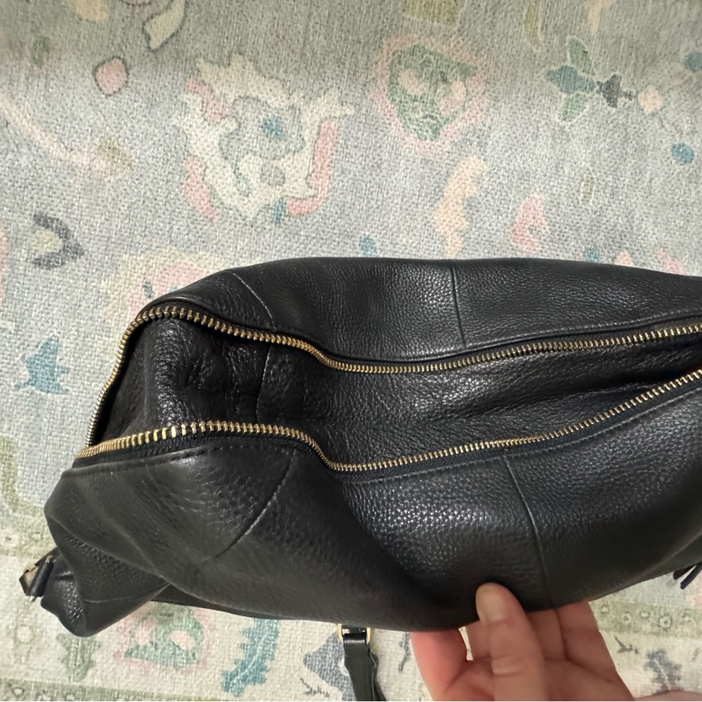 Tory Burch pebbled leather slouchy tote with crossbody strap - Picture 5 of 7